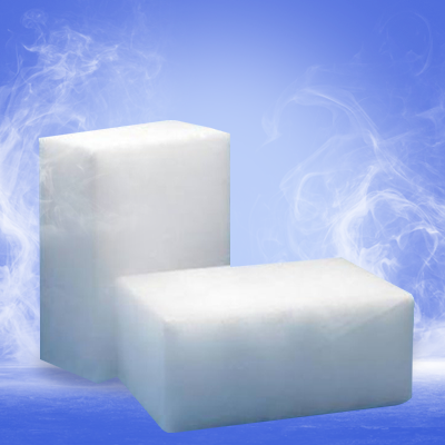Premium 40mm food-grade dry ice blocks from Dry Ice Dubai, ideal for catering, logistics, industrial cleaning, and special effects.